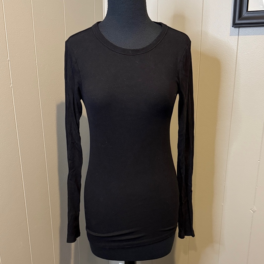 B11 H&M Women’s Maternity Small Classic Black Long Sleeve Top
